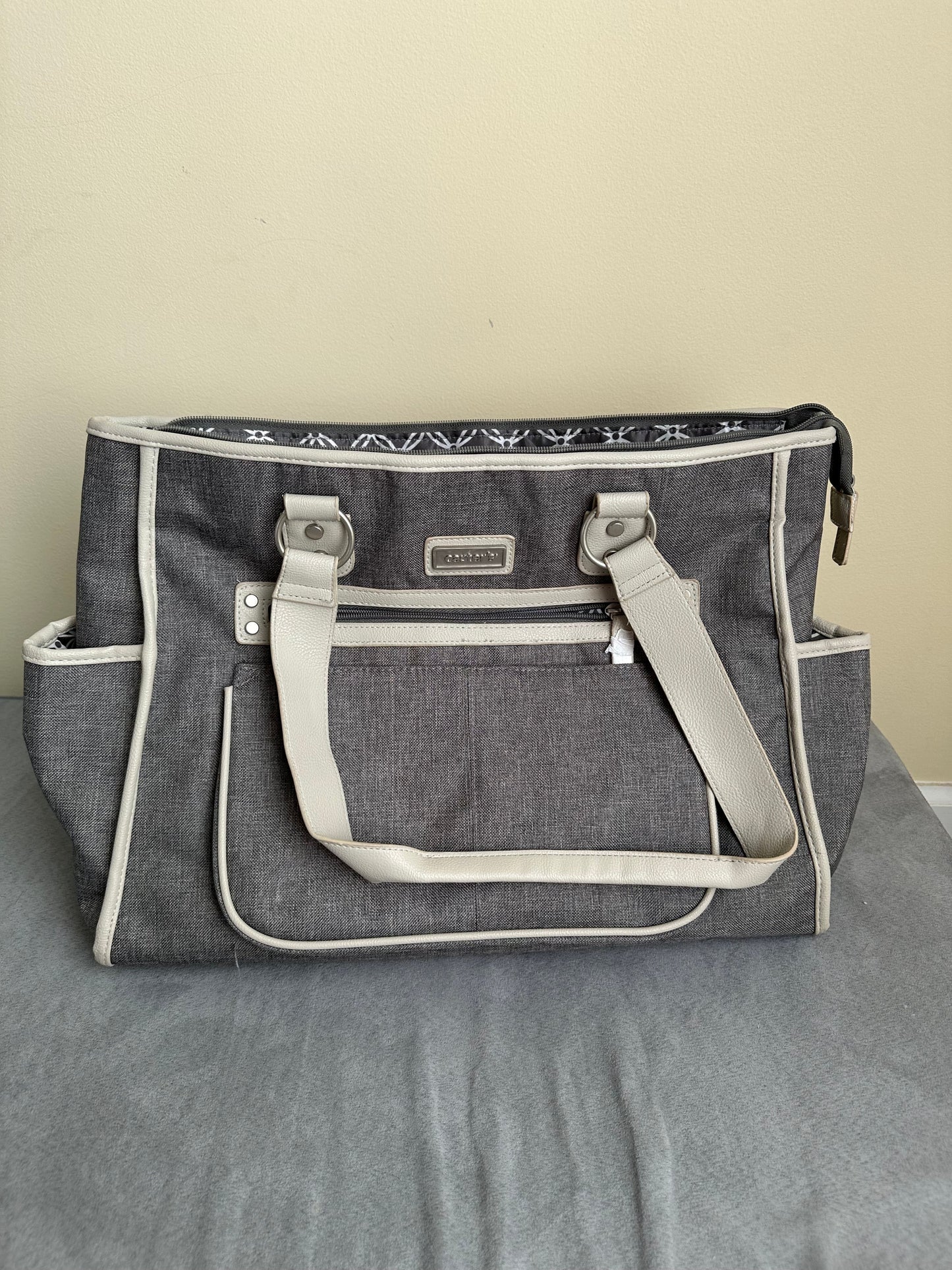 #88 diaper bag euc
