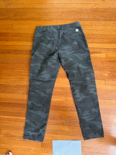 #127 Vuori Camo Joggers Women's M