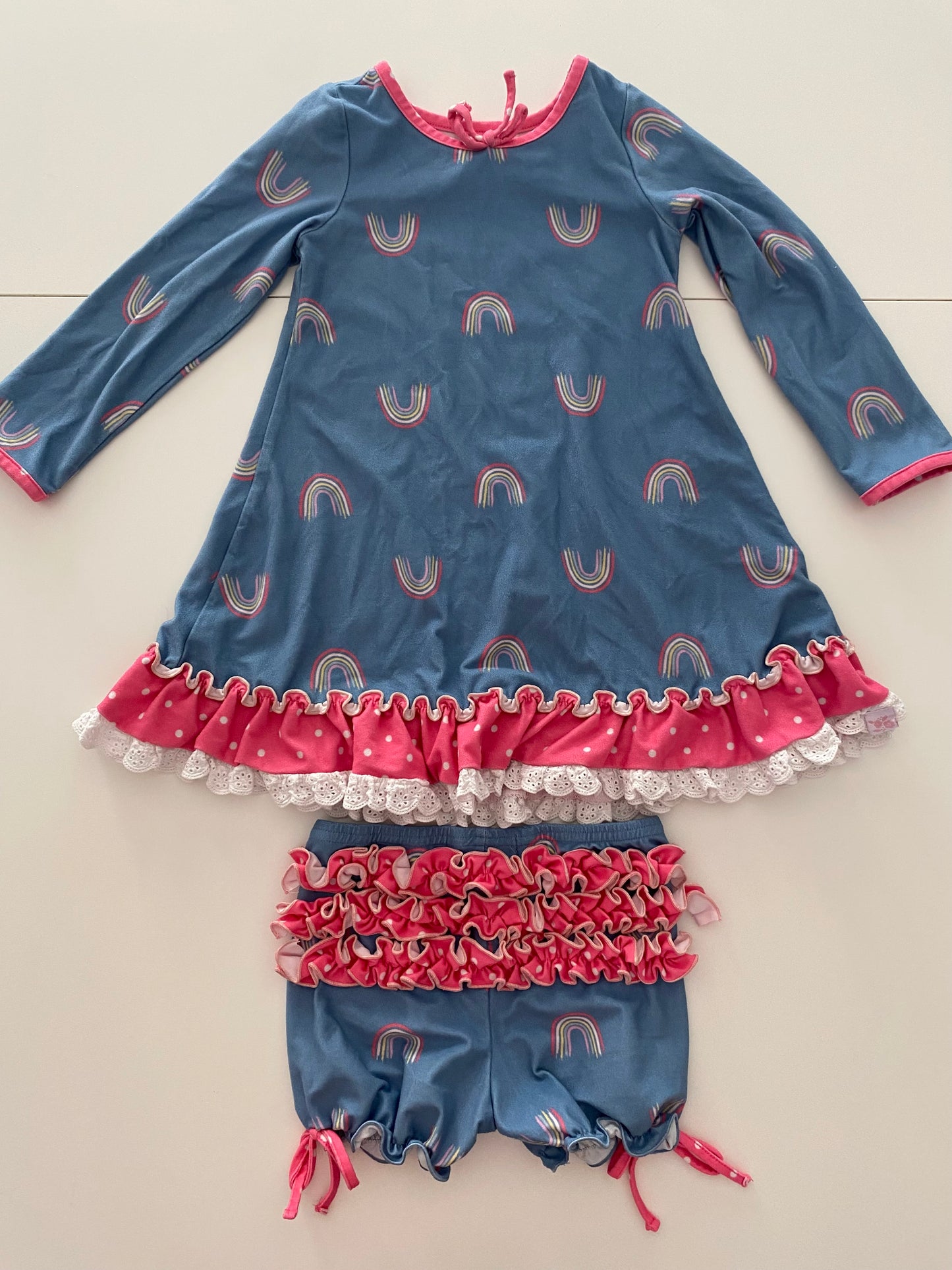 #117- Girls 3T, Sweet Honey blue rainbow nightgown, GUC