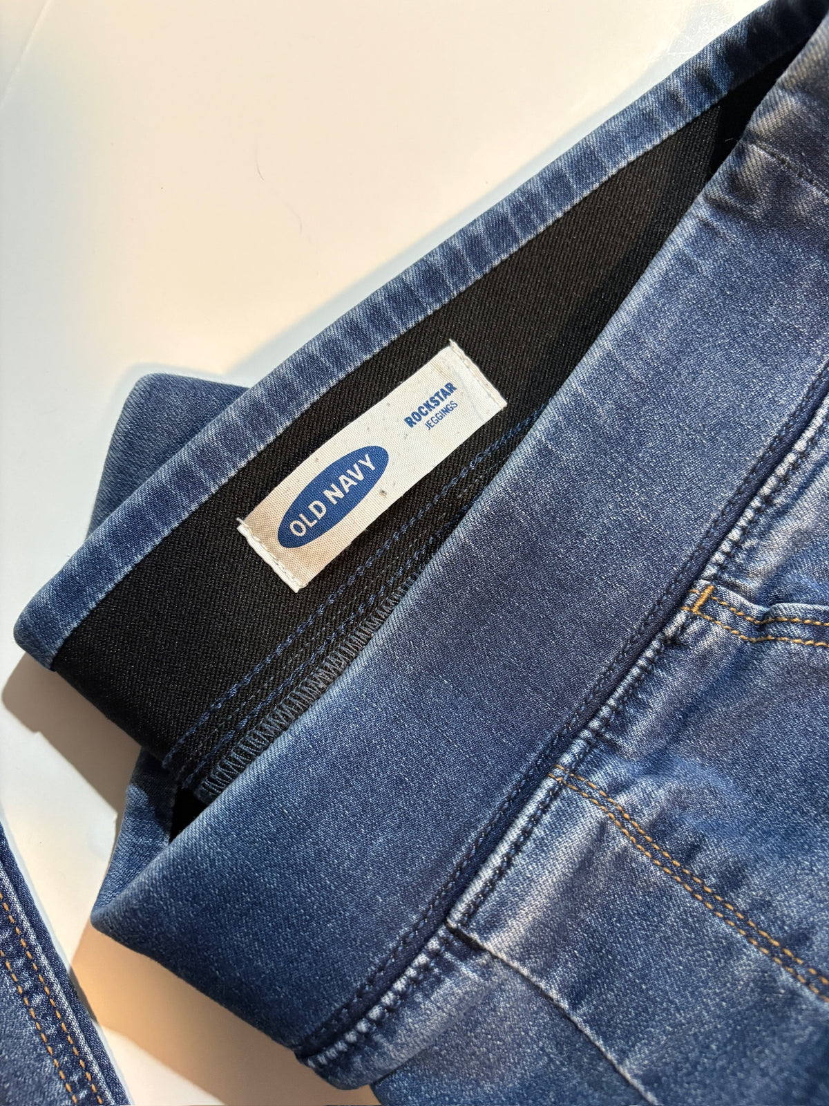 Seller #105 - Women's Size 10 Old Navy Skinny Jeggings GUC