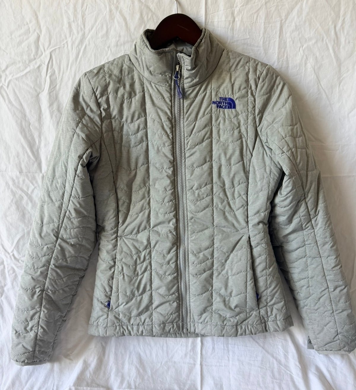 #143 The North Face light quilted jacket women’s size small