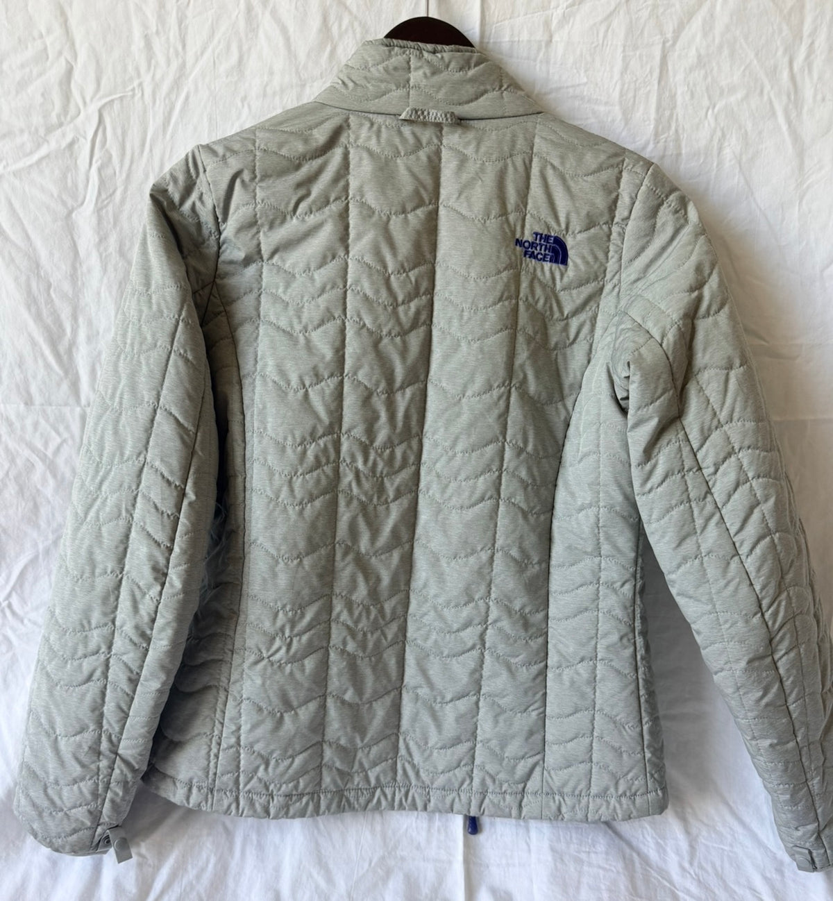 #143 The North Face light quilted jacket women’s size small
