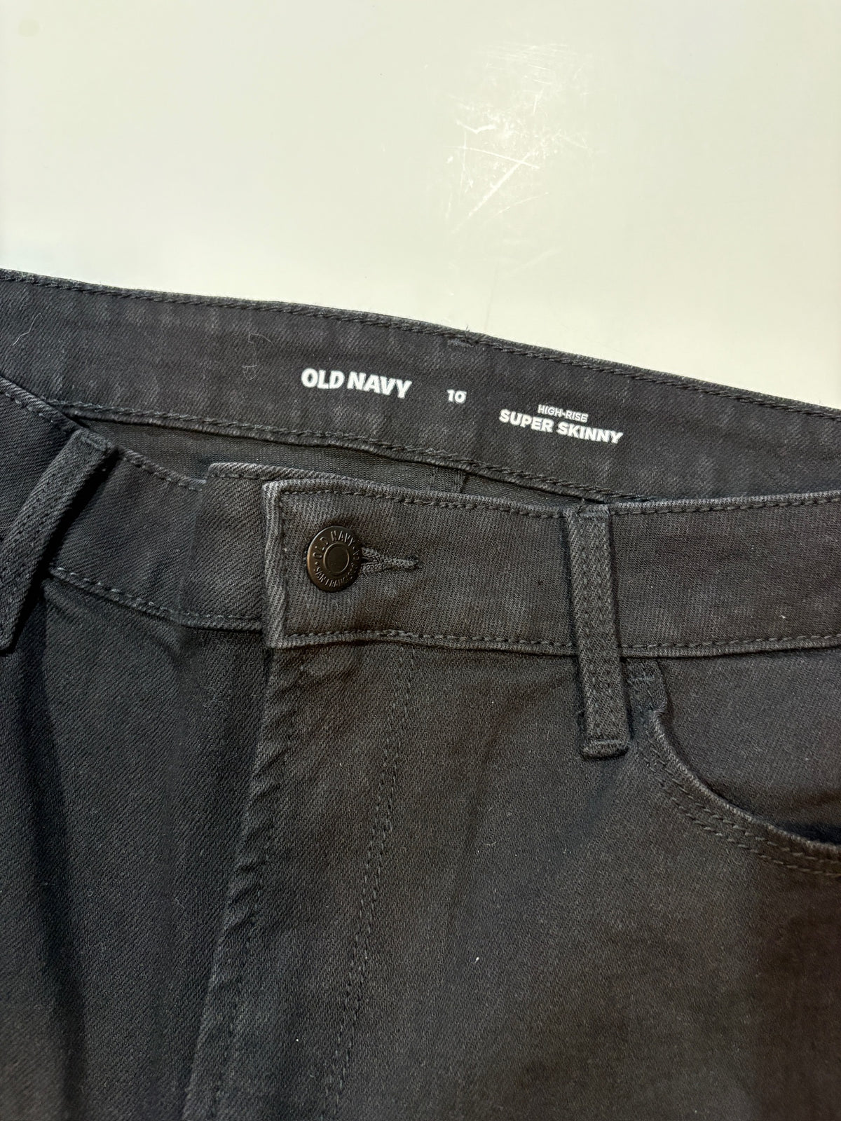 Seller #105 - Women's Size 10 Old Navy High Rise Super Skinny Black Jeans VGUC