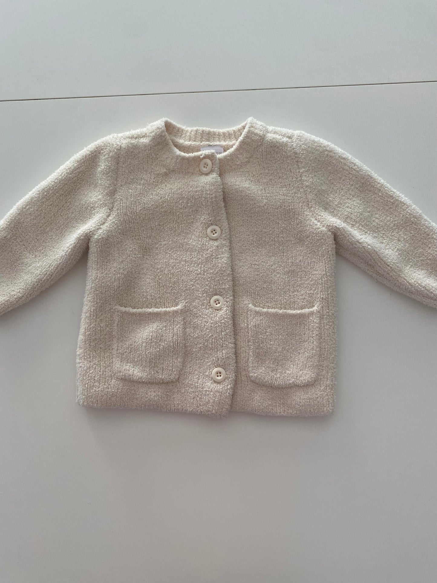#117- Girls 24M, Hanna Andersson Cream Marshmallow button down cardigan sweater, VGUC