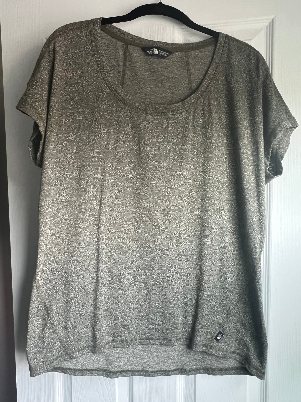 Seller #184 Women’s Medium North Face Heathered Green shirt Athlesisure NWOT