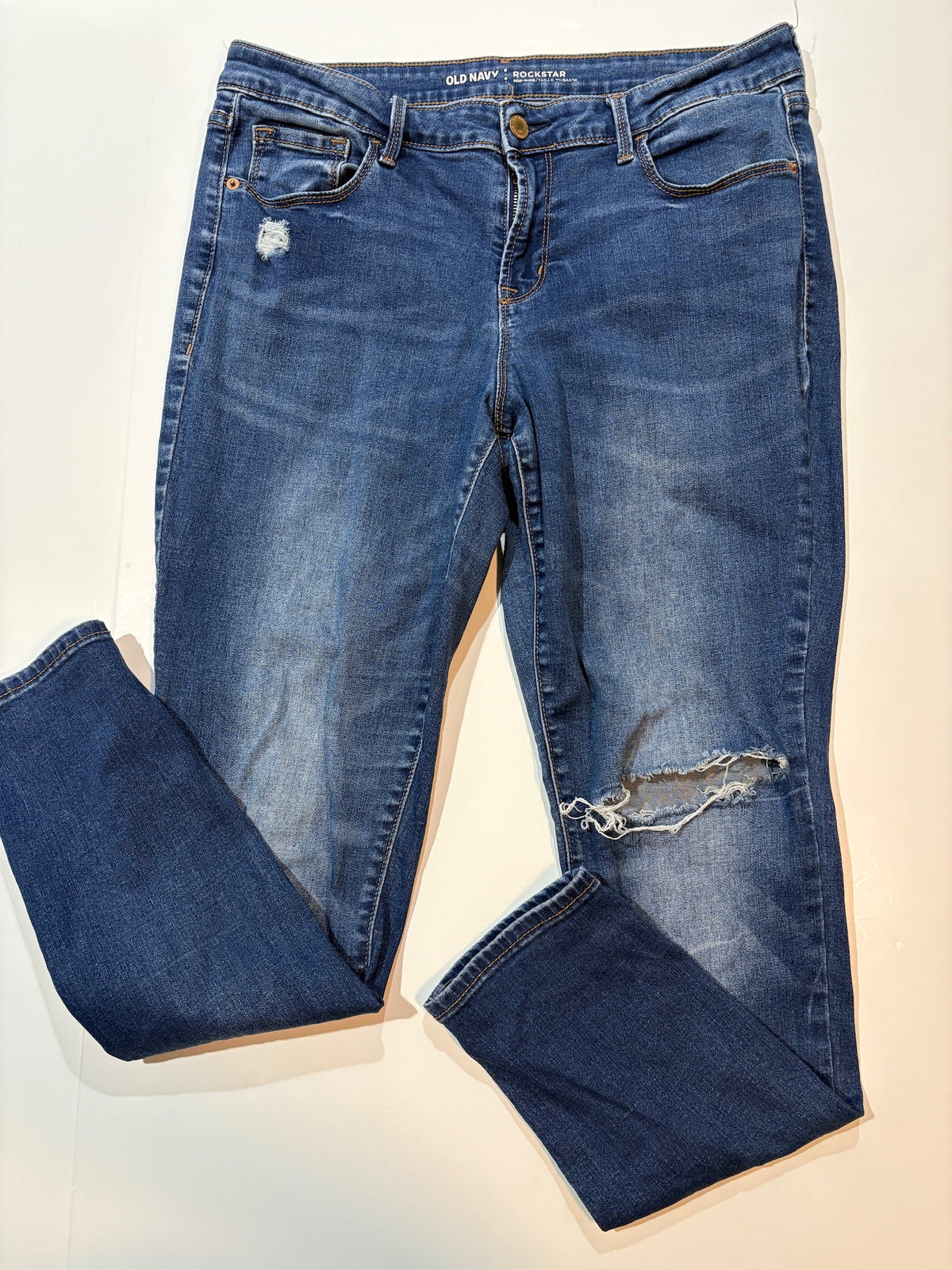 Seller #105 - Women's 12 Old Navy Rockstar Distressed Skinny Jeans GUC