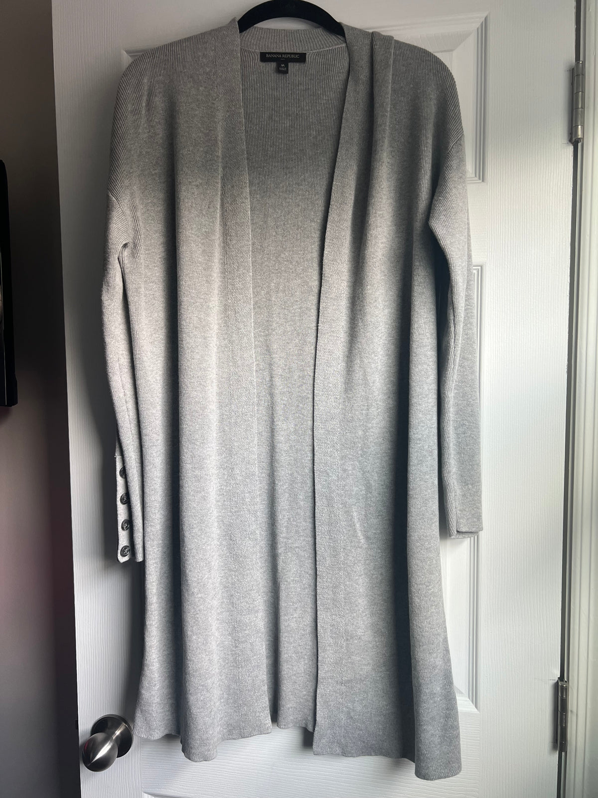 Seller #184 Women’s Medium Gray Cardigan Banana Republic VGUC