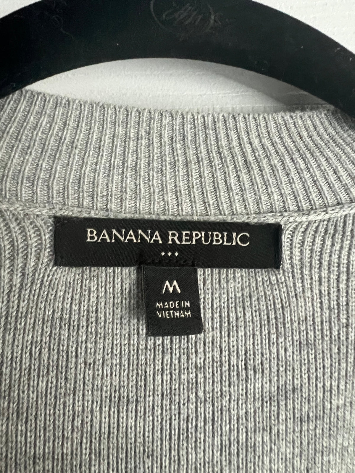 Seller #184 Women’s Medium Gray Cardigan Banana Republic VGUC