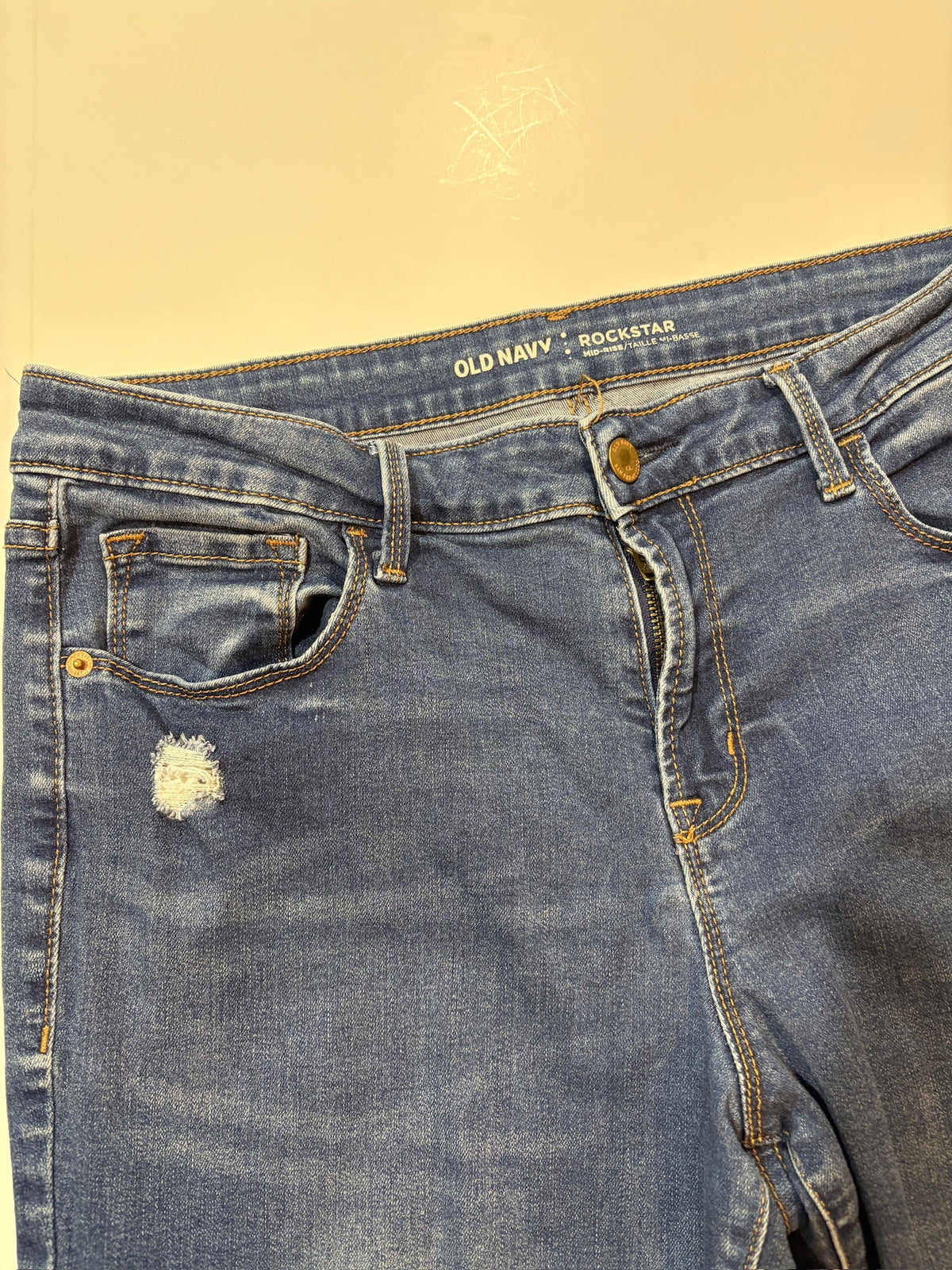 Seller #105 - Women's 12 Old Navy Rockstar Distressed Skinny Jeans GUC
