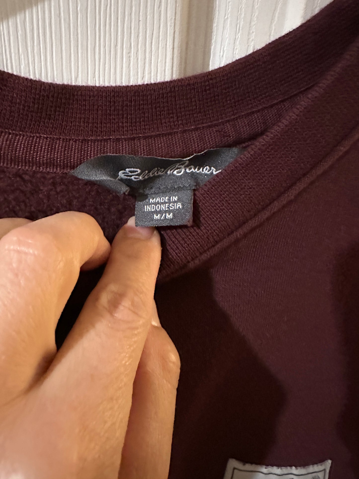 #8 Women's Eddie Bauer Crew Sweatshirt Medium, Maroon