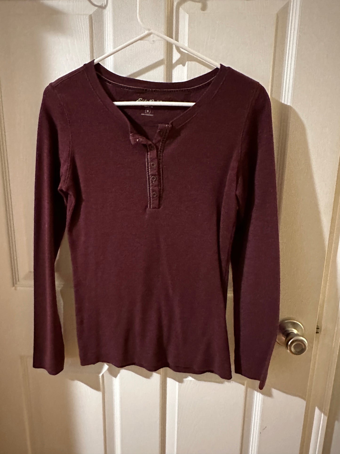 #8 Women's Eddie Bauer Henley, size Medium, Maroon