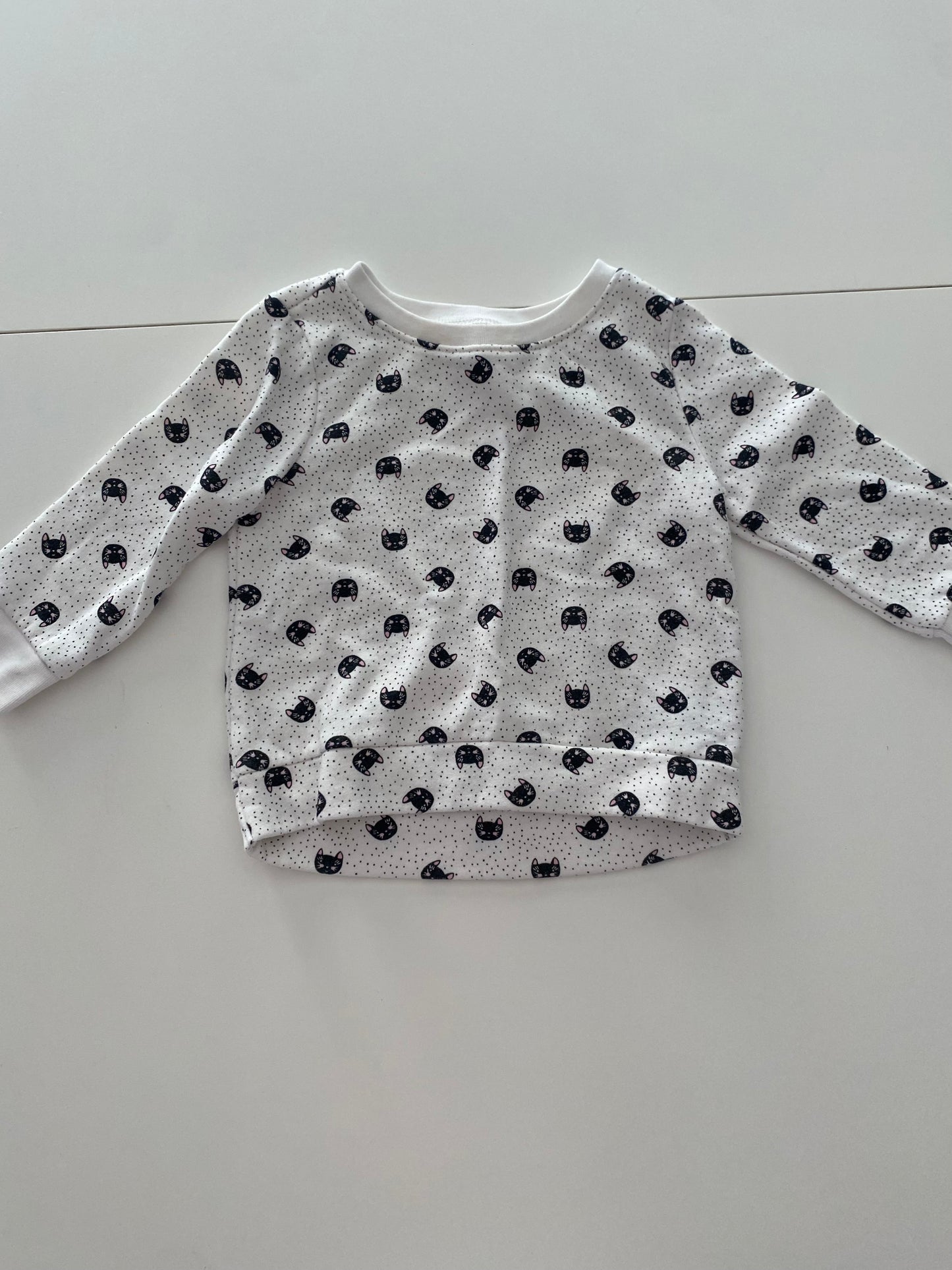 #117- Girls 24M, Old Navy black cats and Okie Dokie juice box print sweatshirt bundle, GUC