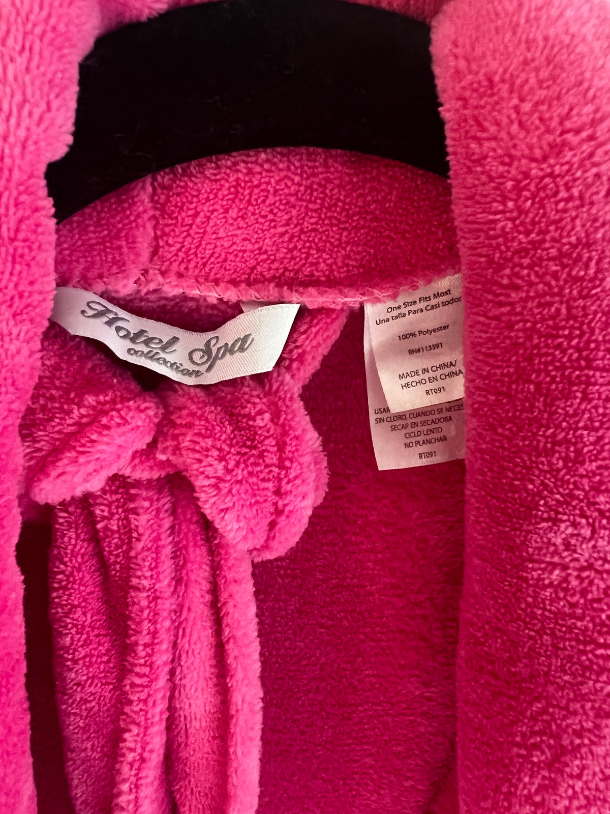 Seller #184 Women’s OSFM Pink Robe ( small medium large)