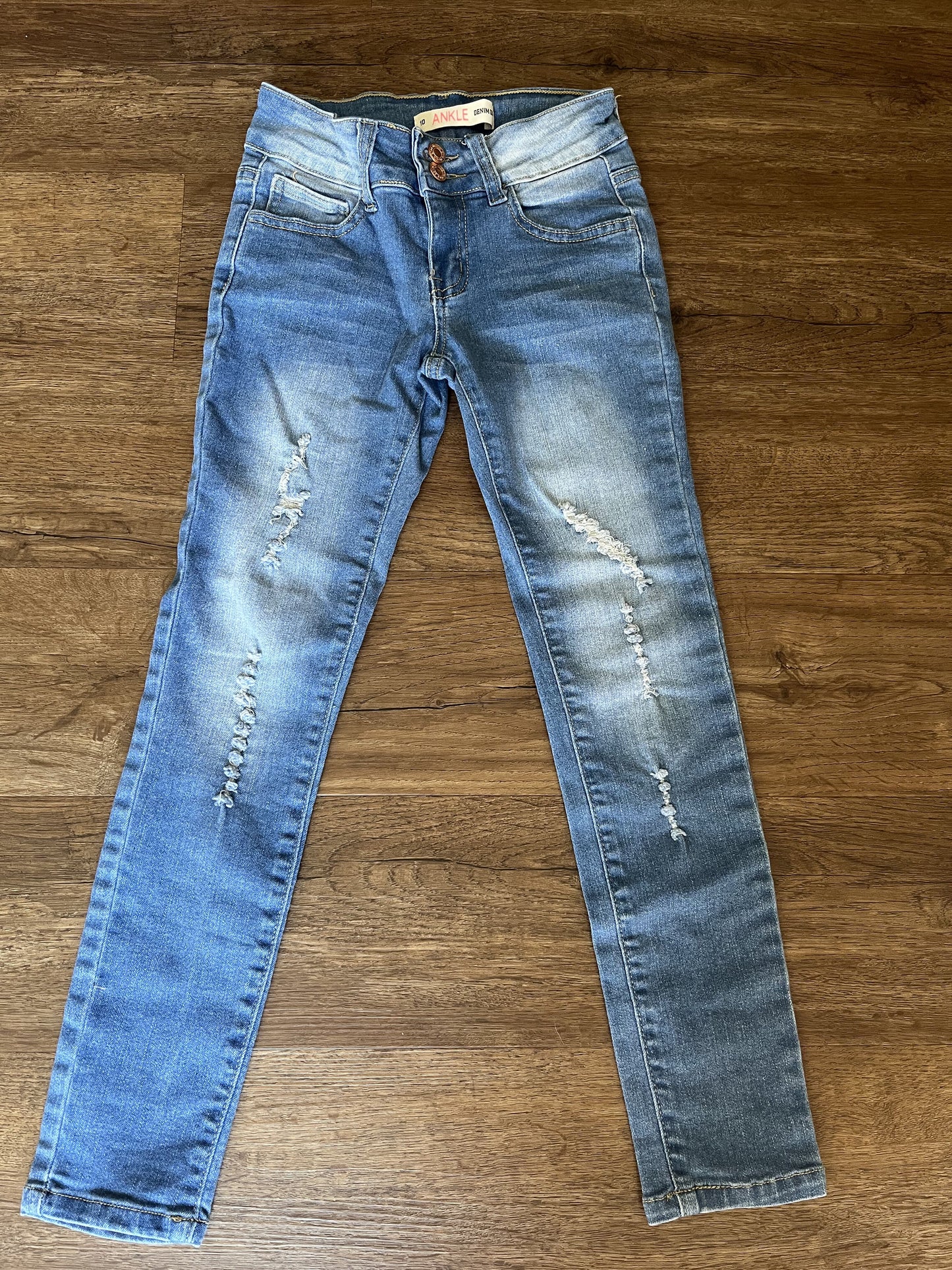#124 Girls Size 10 Medium Wash Ankle Jeans