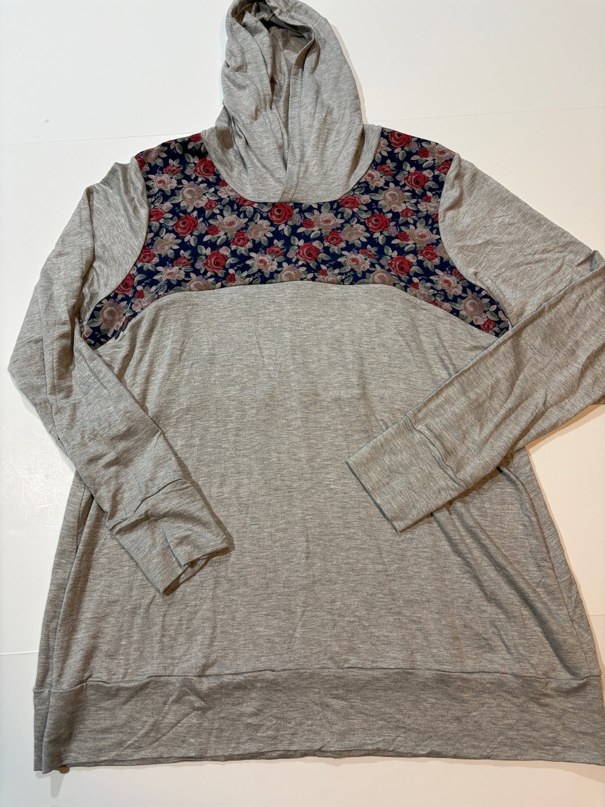 Seller #105 - Women's Medium Gray Floral Nursing Hoodie EUC