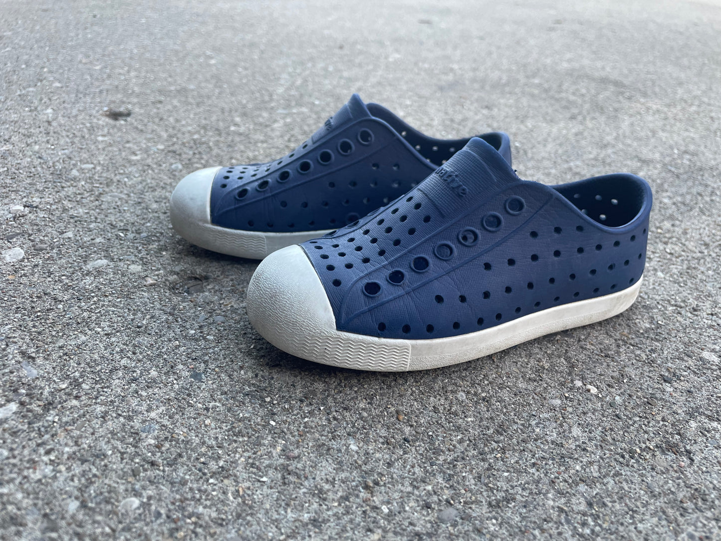 #5 toddler boys navy Native shoes, size 10