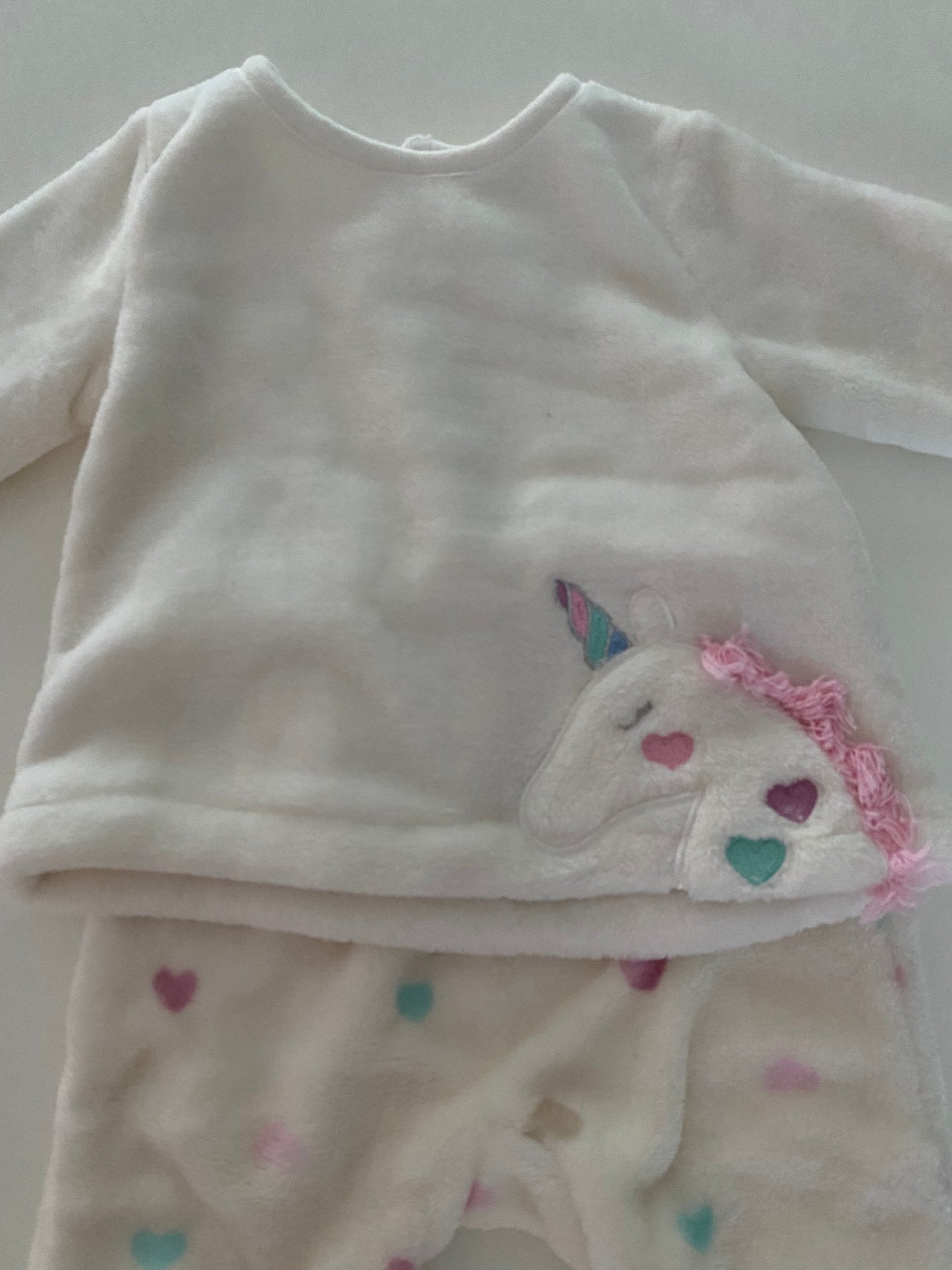 #84B- Girls 6-9M, Absorba white fuzzy unicorn sweatsuit, EUC