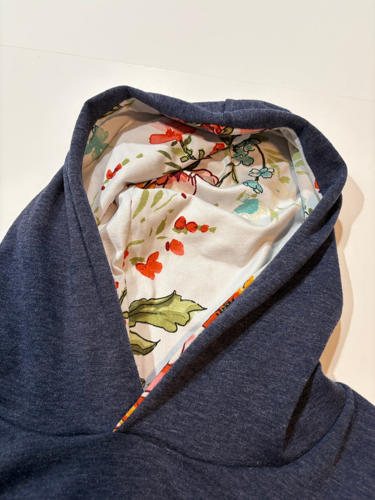Seller #105 - Women's Medium Navy Nursing Hoodie VGUC