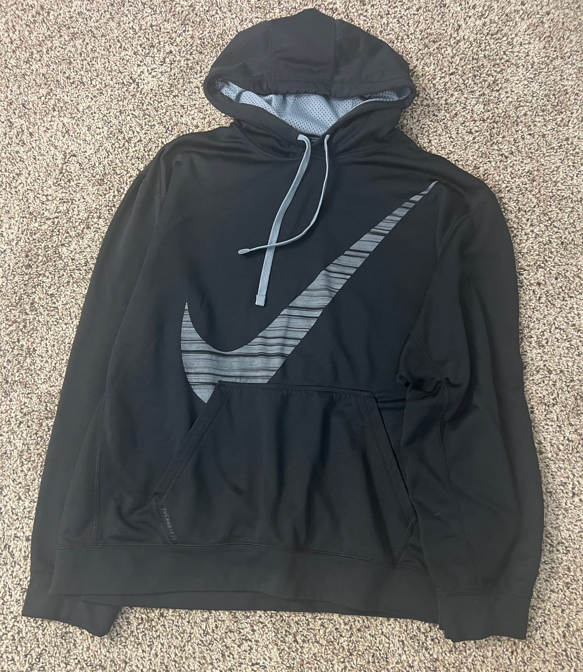 Seller #184 Men’s XXL Nike black therma fit pull over sweater VGUC