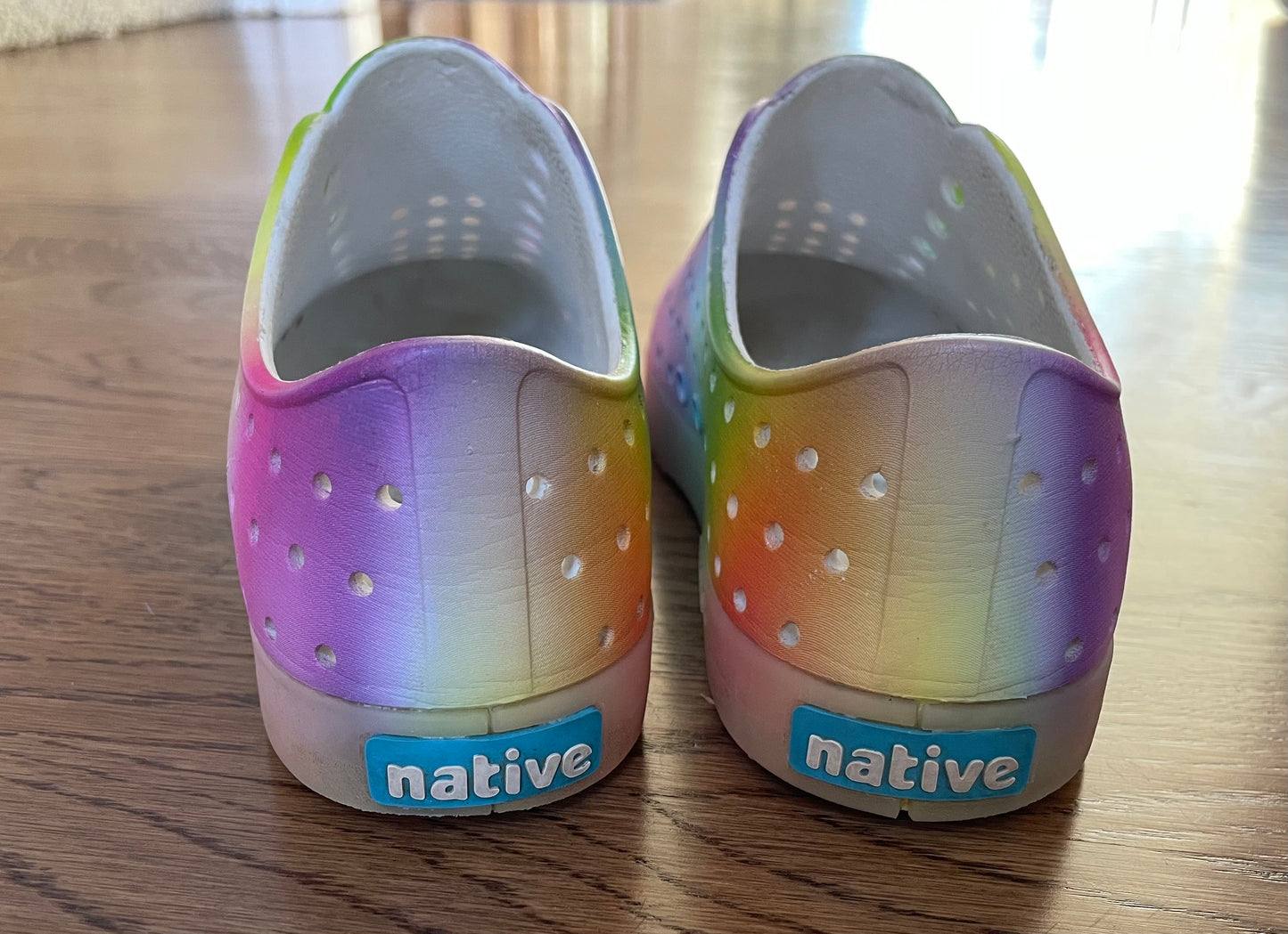 #5 Girls Native rainbow shoe, size 2