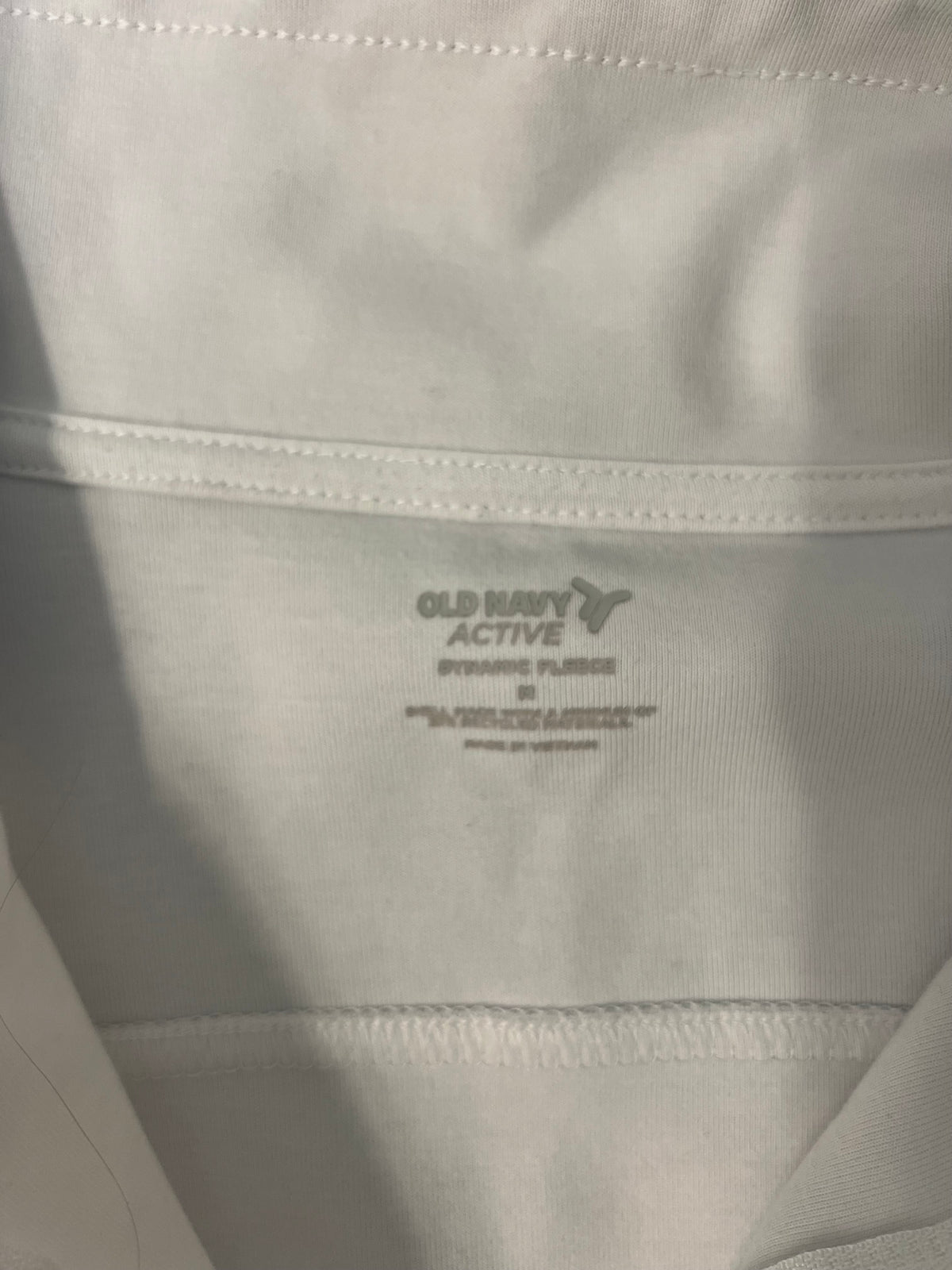 Seller #184 women’s Medium old navy white crop pull over