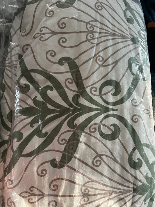 #36 Full Size Reversible Comforter