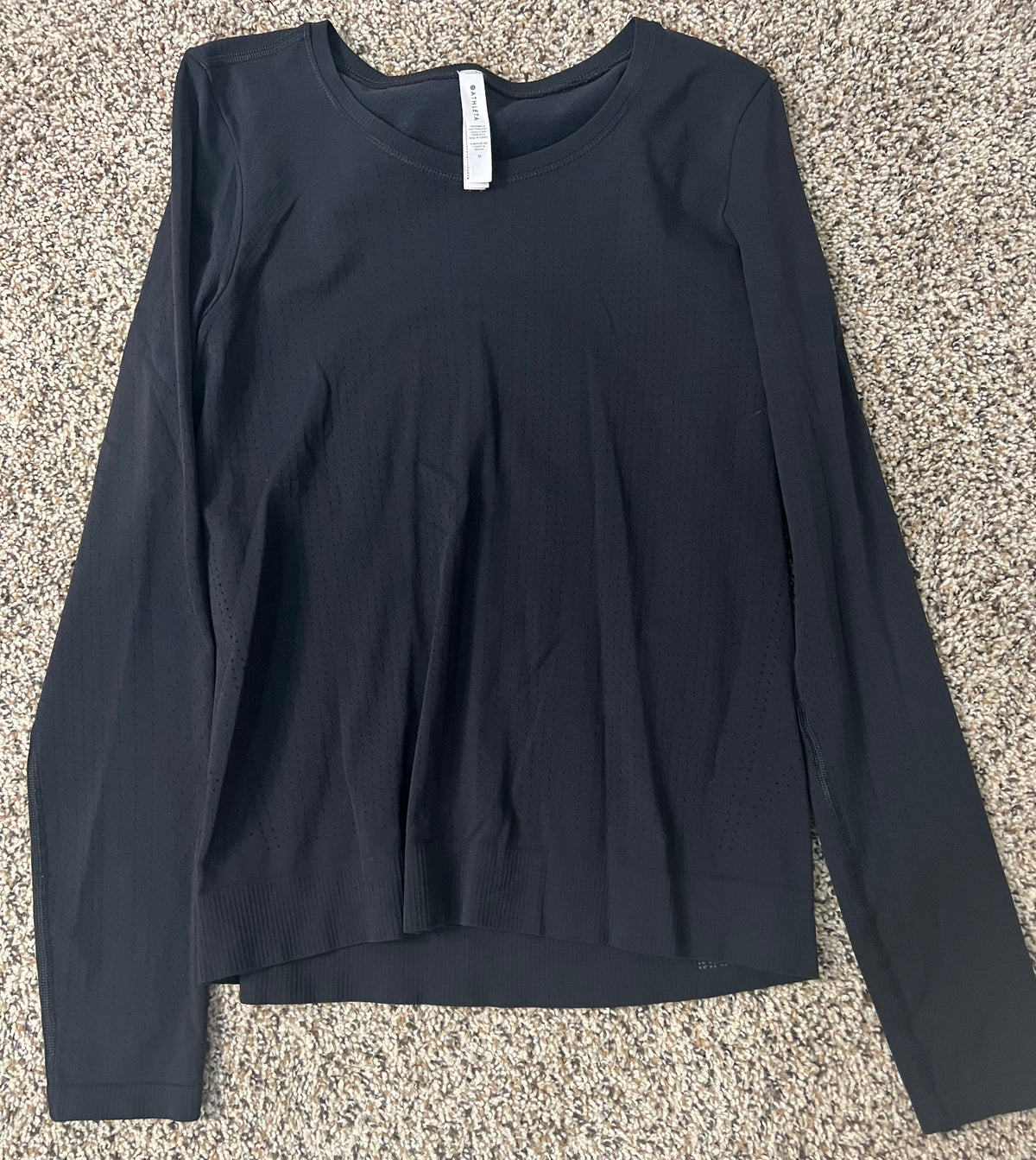 Seller #184 women’s Medium Athleta black shirt VGUC