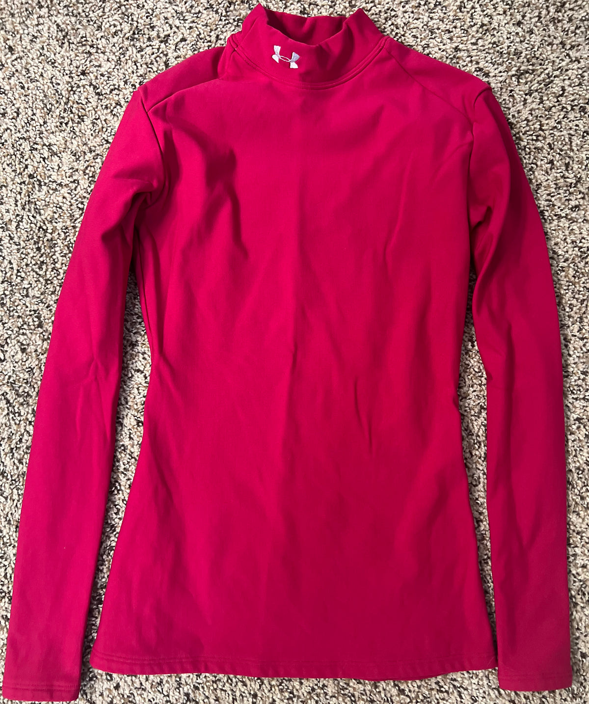 Seller #184 women’s Small Under Armour magenta fleece lined base layer shirt winter