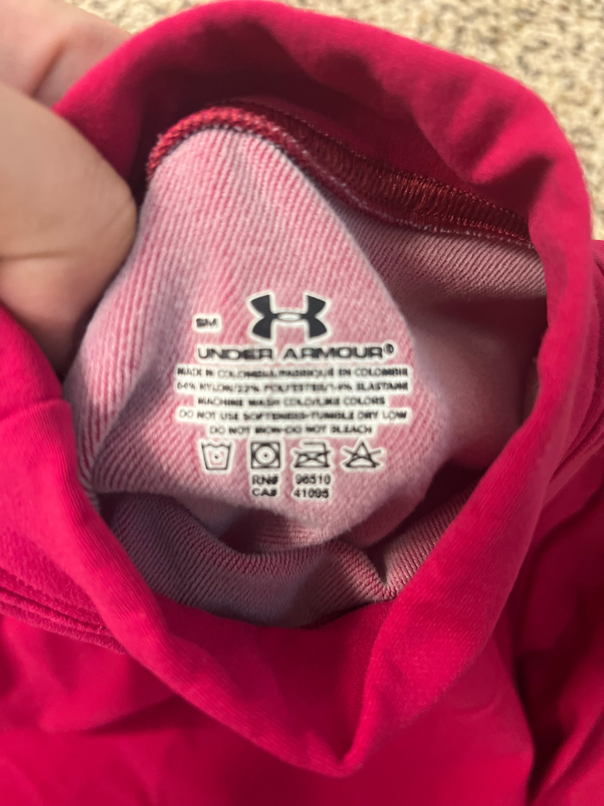 Seller #184 women’s Small Under Armour magenta fleece lined base layer shirt winter