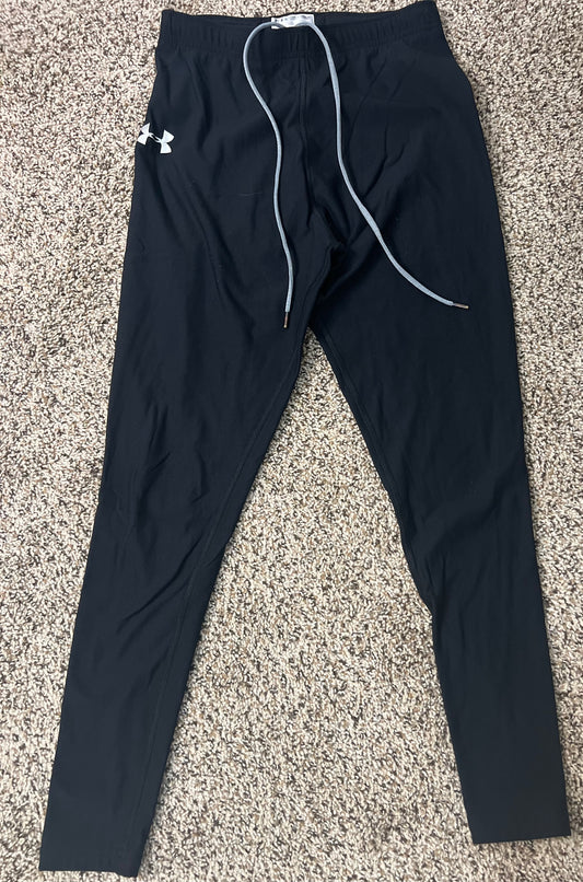 Seller #184 women’s Medium under armour black base layer leggings