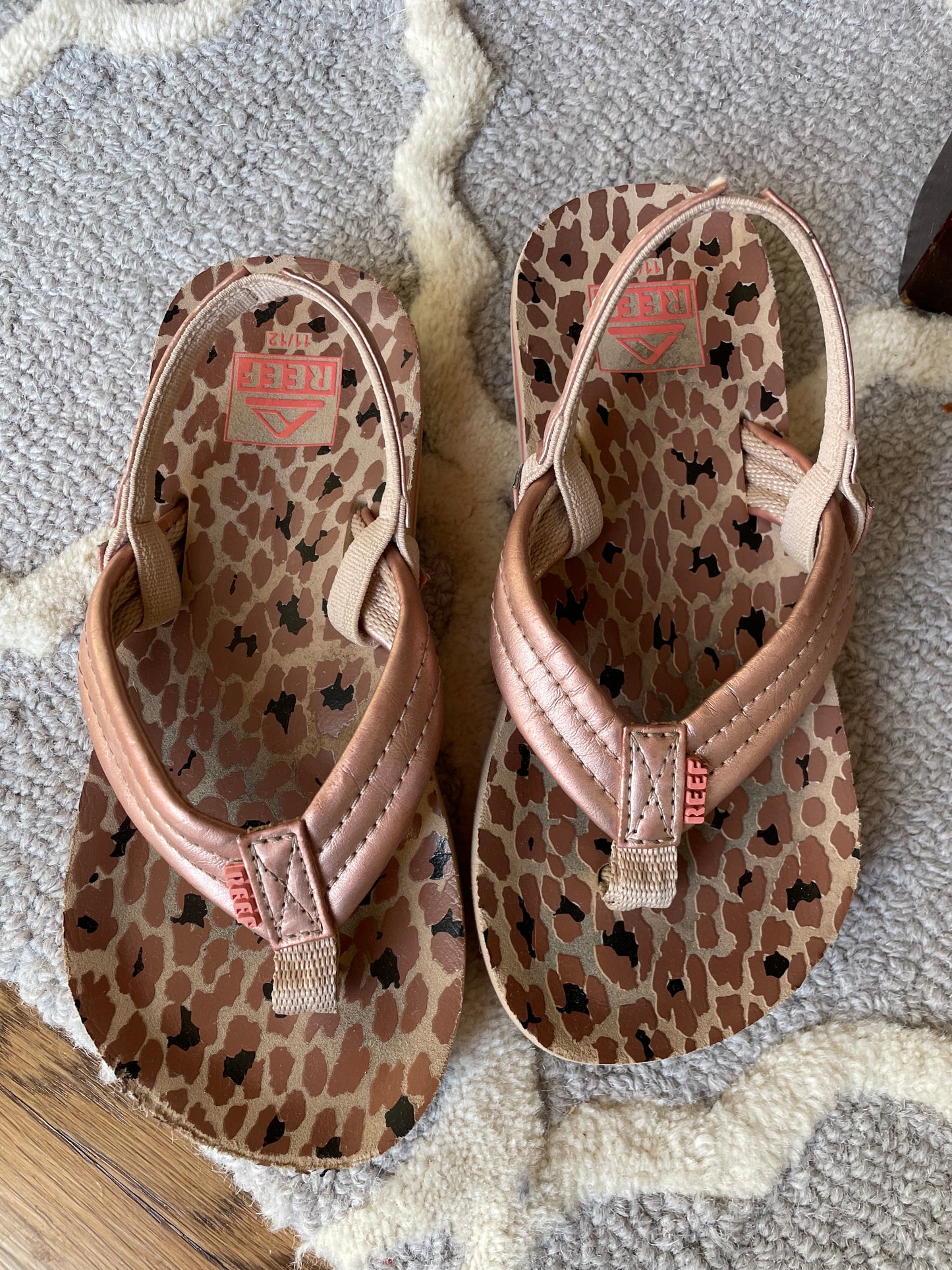 #5 Girls Reef Sandals, rose gold and leopard print, size 11/12