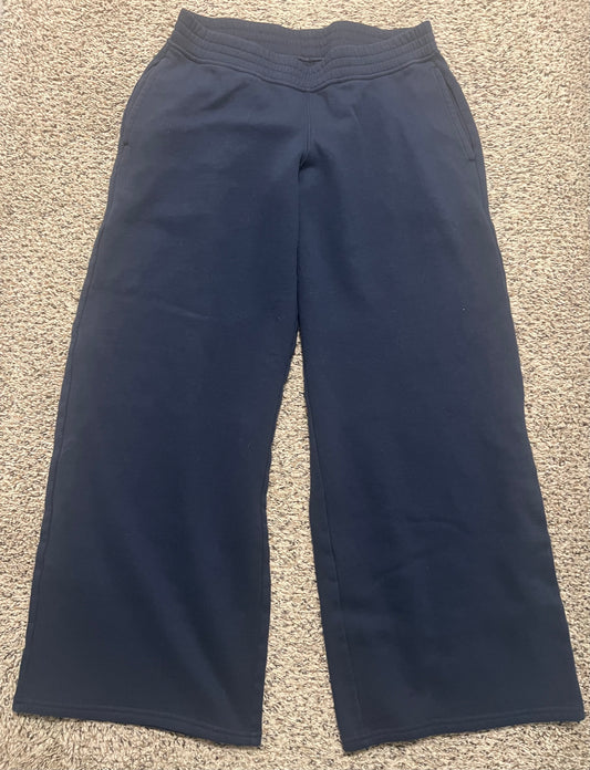 Seller #184 women’s Medium Hollister Navy fleece lined sweatpants NWOT
