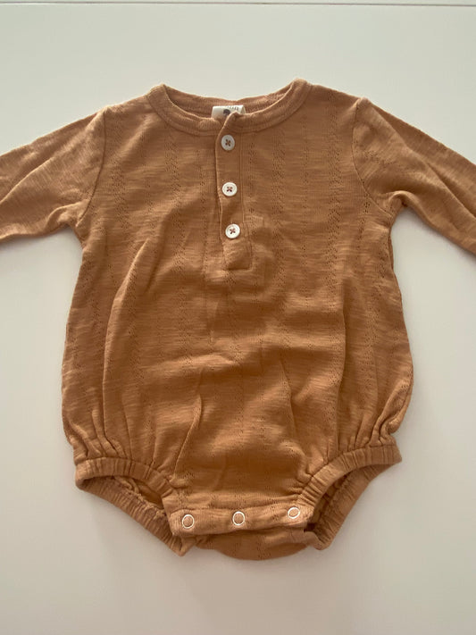 #117- Girls 12M, Kate Quinn tan onesie, VGUC