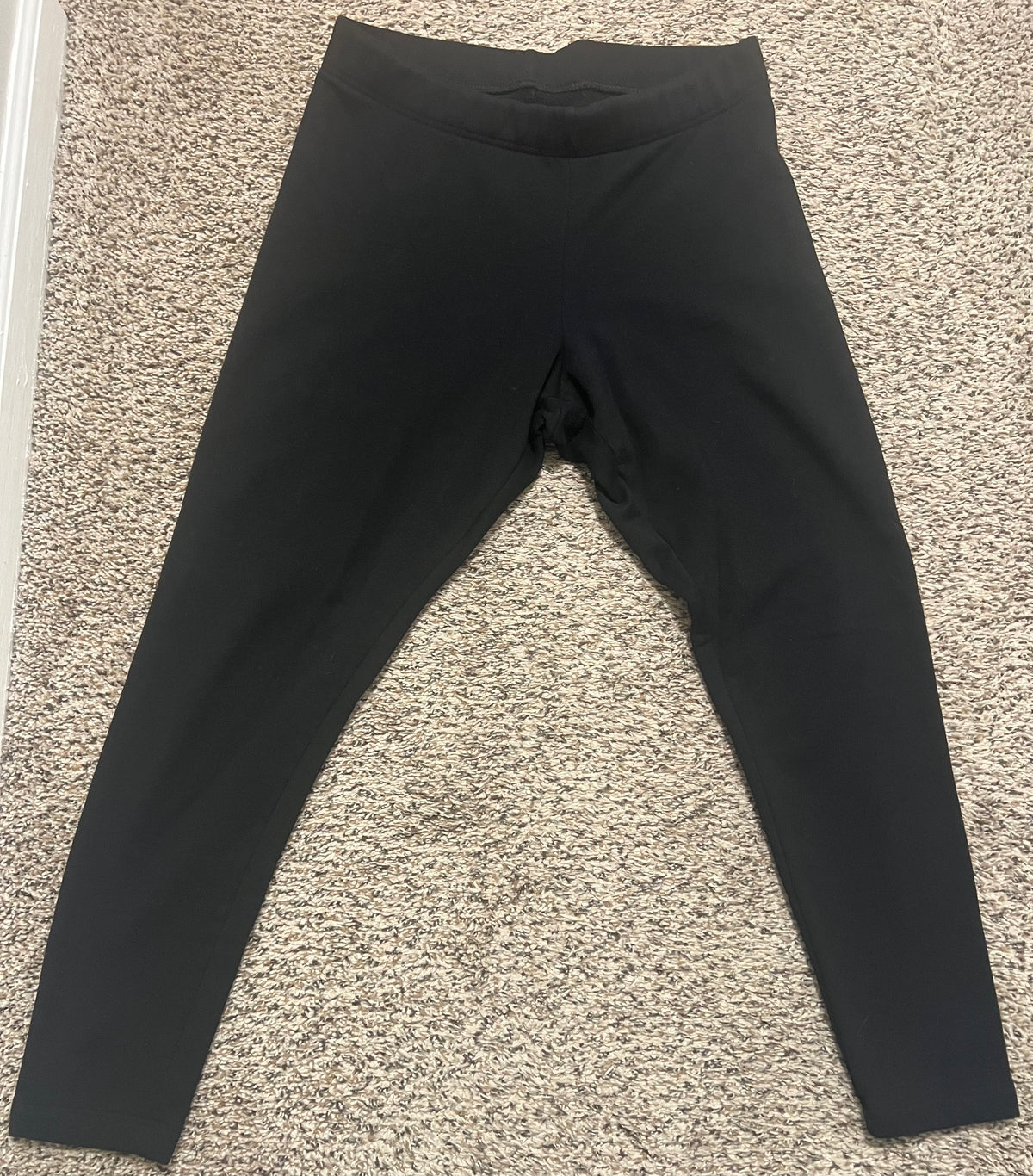 Seller #184 women’s large Old Navy Black fleece lined legging VGUC