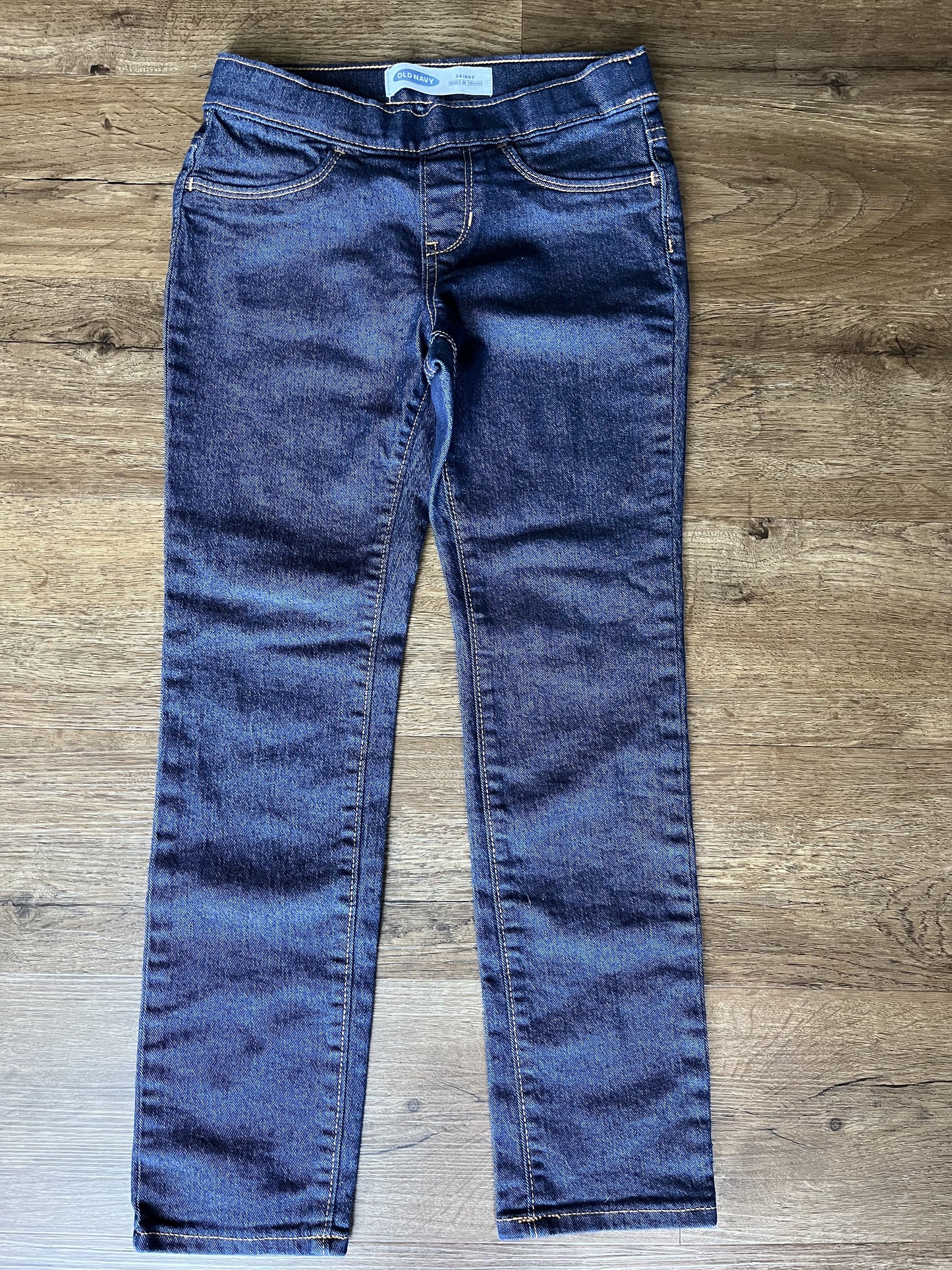 #124 EUC Old Navy Dark Wash Girls Jeans Size M 8