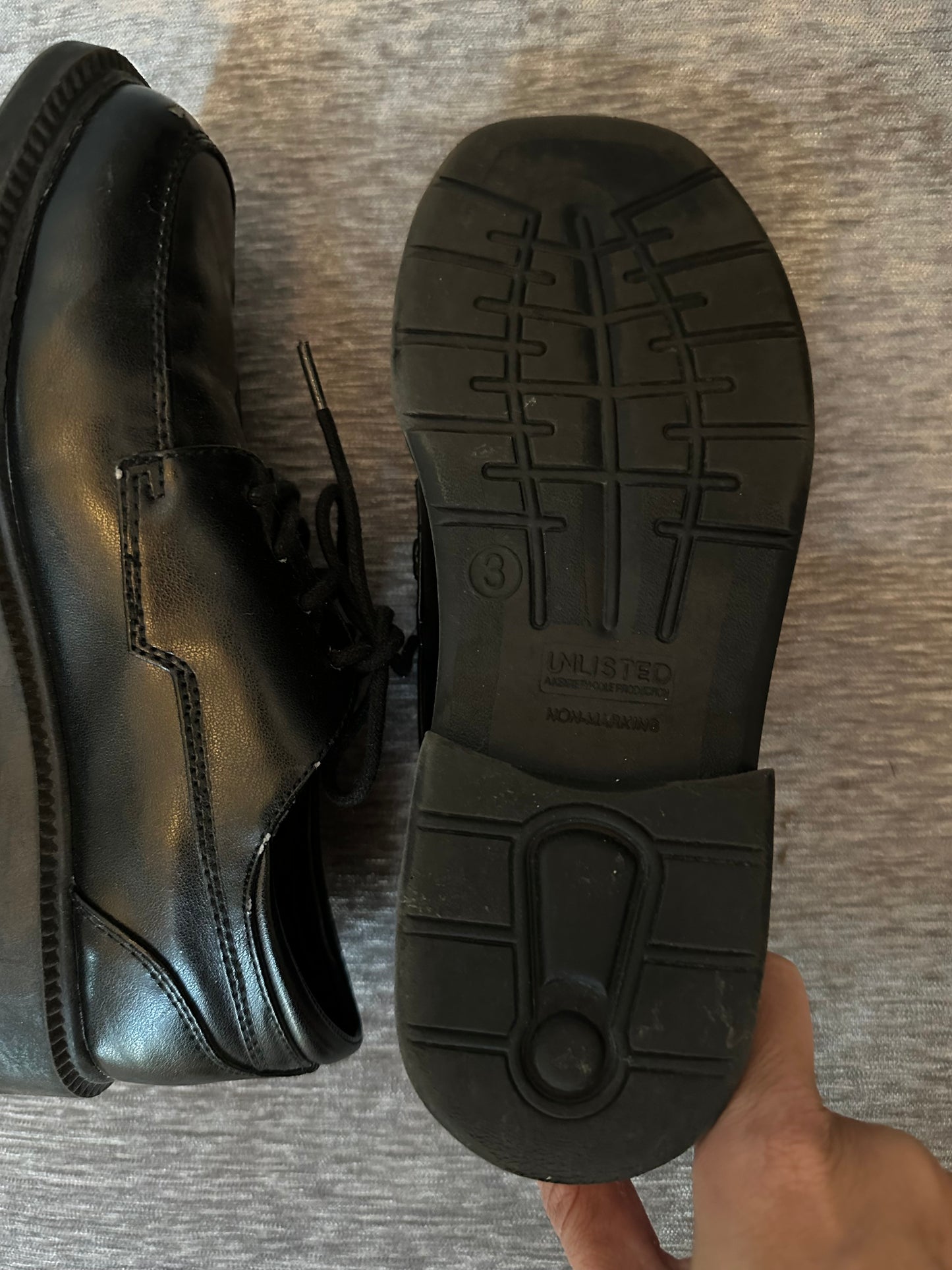 #81A Boys Black Dress Shoes Sz 3 (Big Boys)