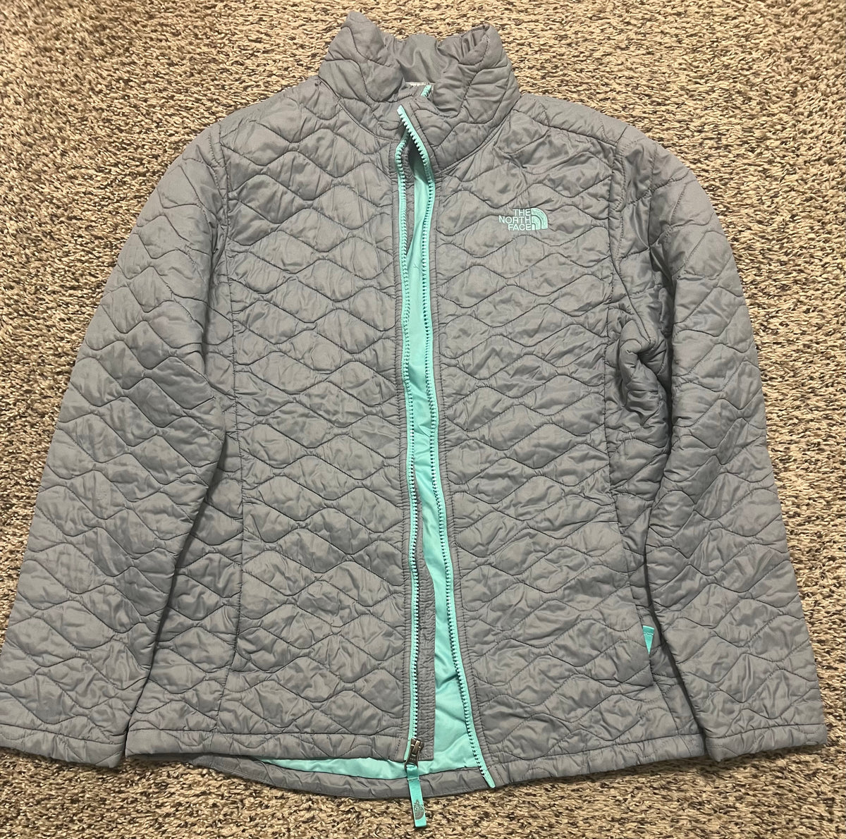 Seller #184 Girls XL 18 North Face gray light zip up jacket