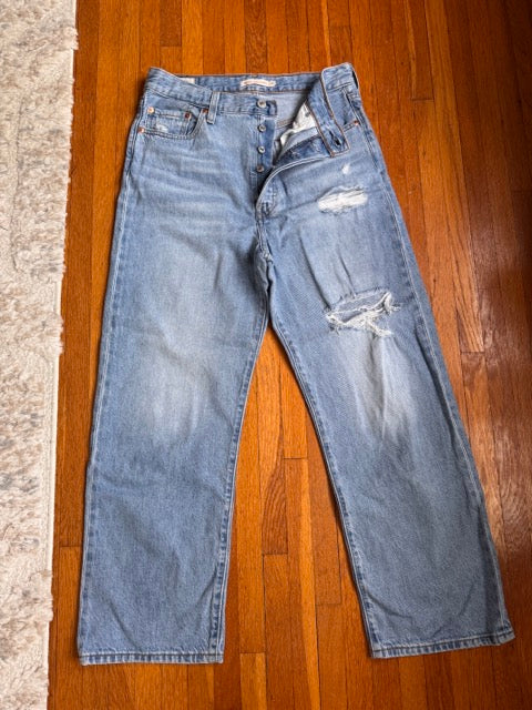 #127 Levi's Ribcage Straight Ankle Women's M