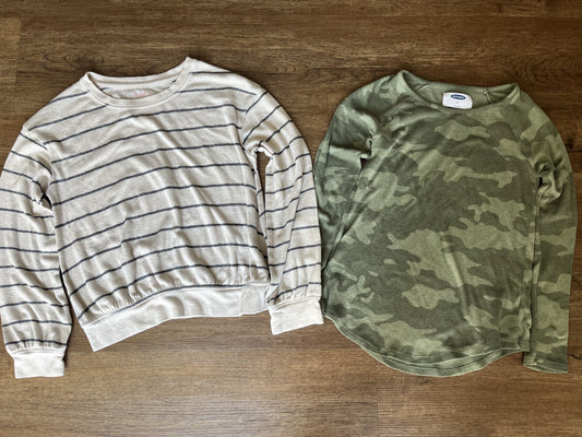 #124 Cat & Jack Beige& Blue Striped & Old Navy Green Camo Shirts Girls Size M 8