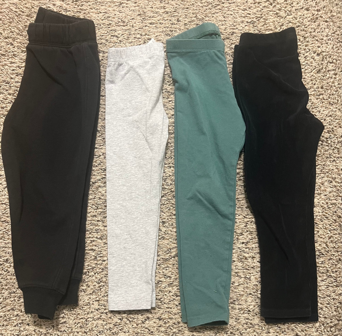 Seller #184 Girls 4T leggings and pants