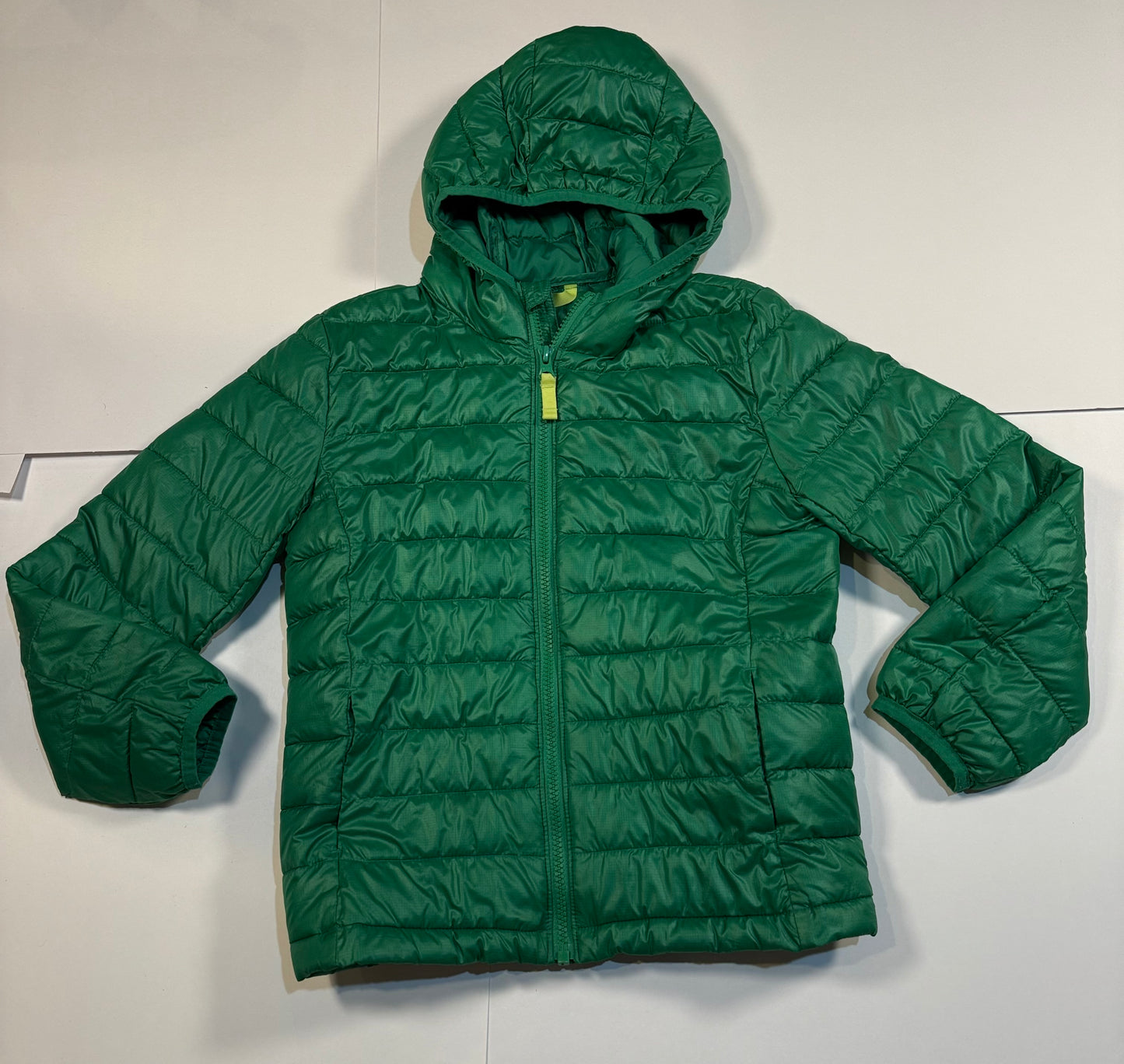 #180 Unisex Boys/Girls 8-9 Primary Green Puffer Jacket (1 of 2 available)