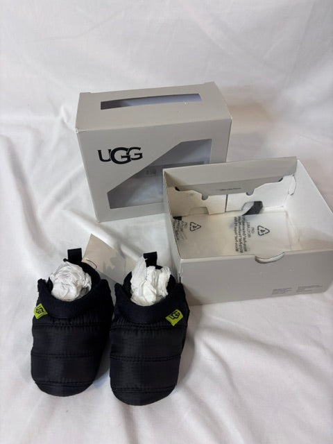 #90 UGG baby booties