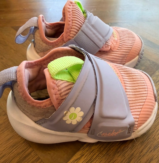 Seller 22 toddler 2c Nike tennis shoes