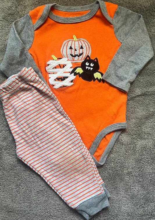 Seller #13 Baby Essentials 12 months boy Halloween outfit