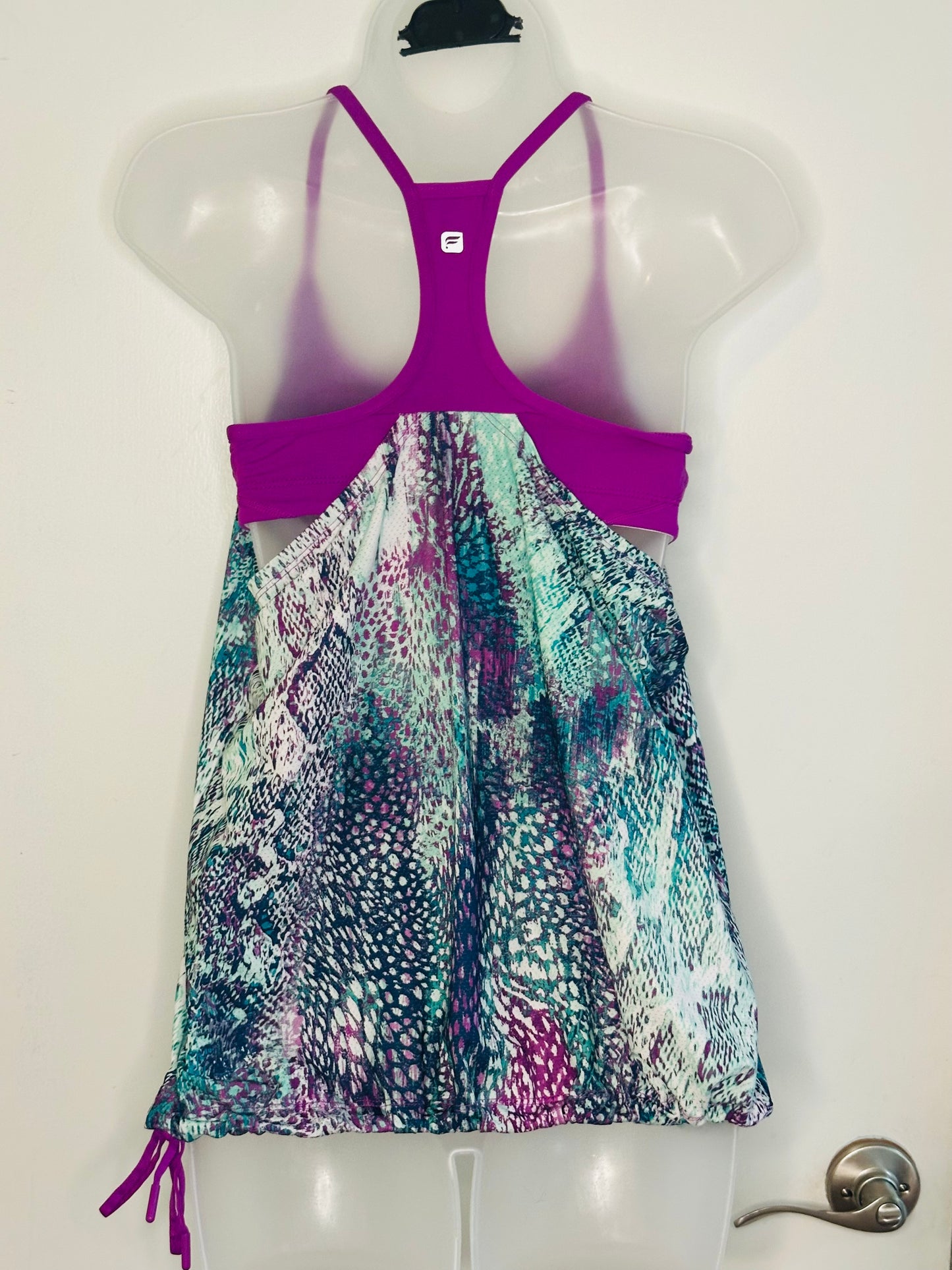 #186 Fabletics Tahoe Tank with built-in bra - Women's M - EUC