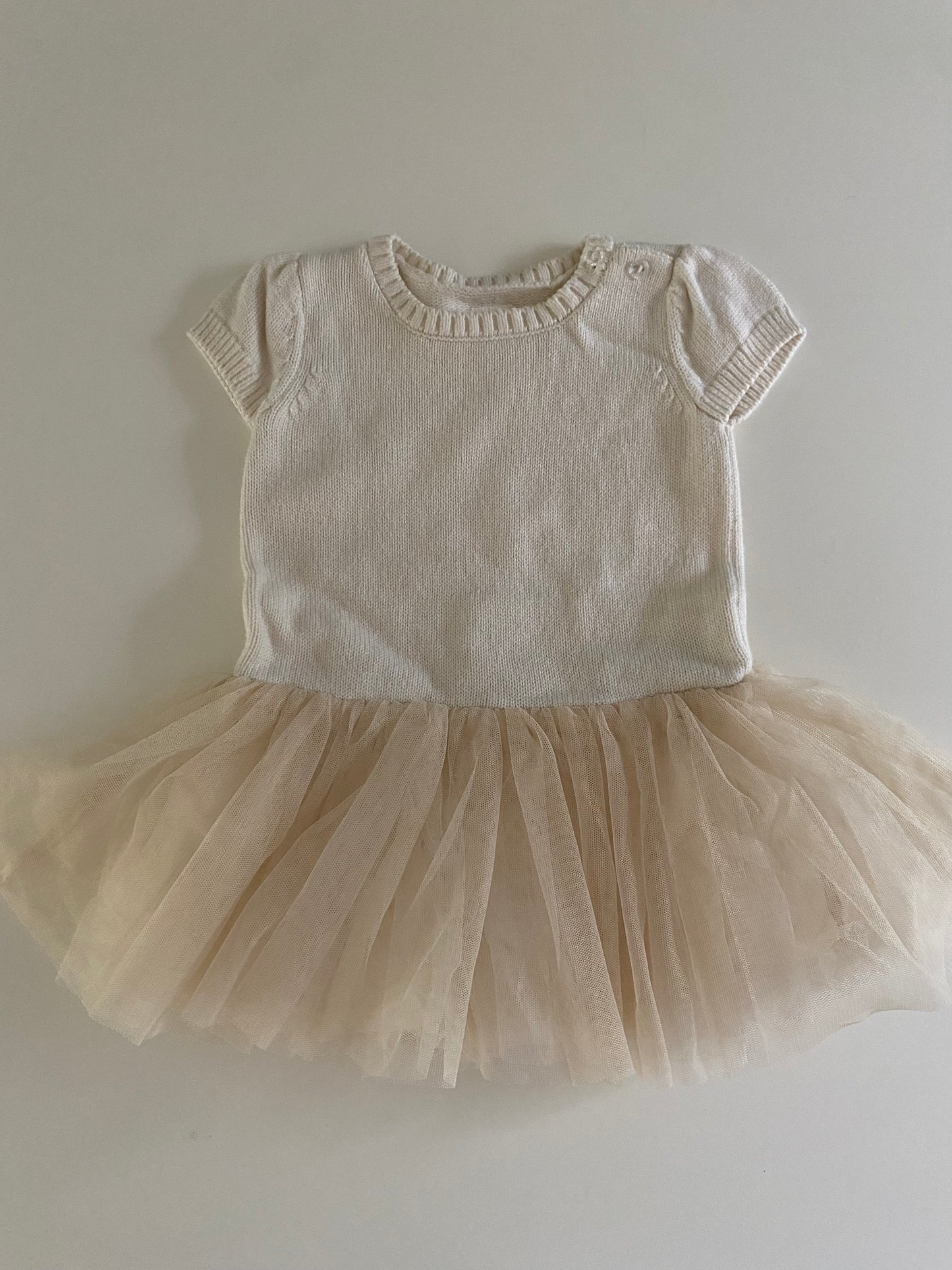 #84B- Girls 12-18M, Gap cream sweater dress with tulle, VGUC