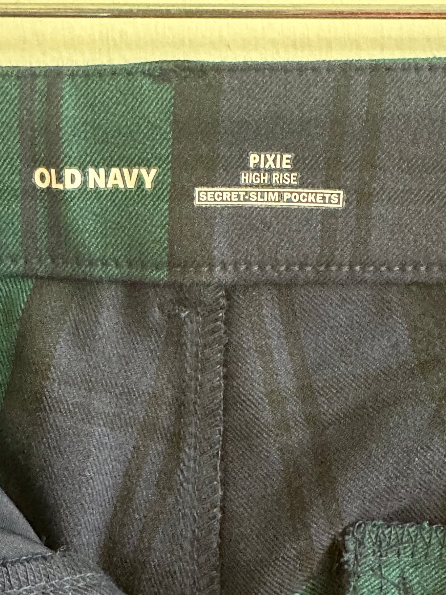 #186 NWT Old Navy Pixie High-Rise Blackwatch Plaid Pants - Women's 8
