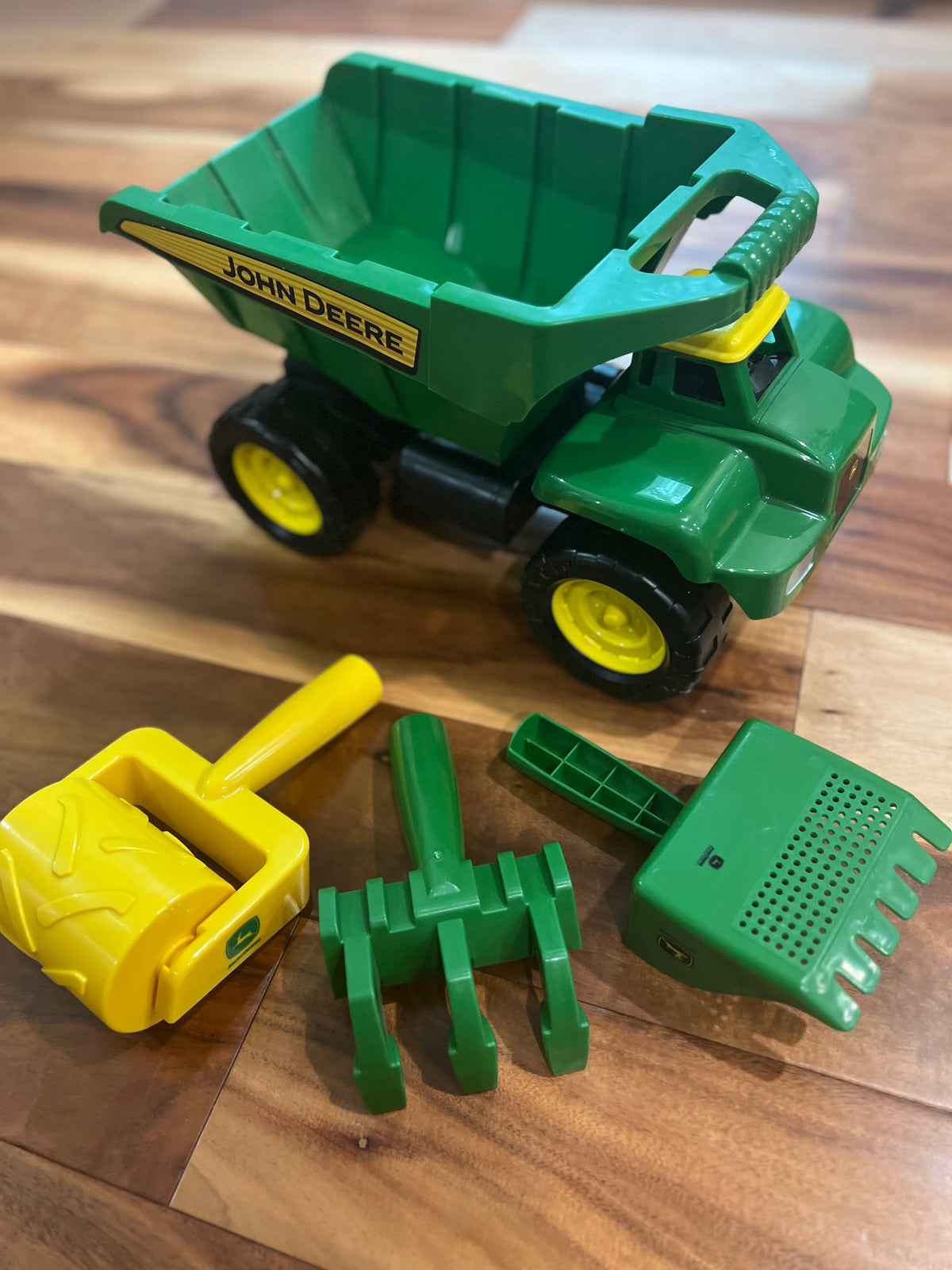 Seller #184 Girls Boys John Deer Dump Truck - 3T 4T 5T 4 5 6 - Brand New Christmas