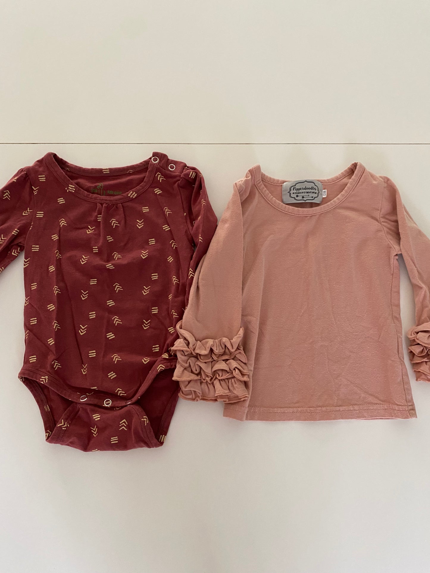 #84B- Girls 12-18M, Kate Quinn burnt red onesie and Pipperdoodles rose ruffle cuff shirt, VGUC