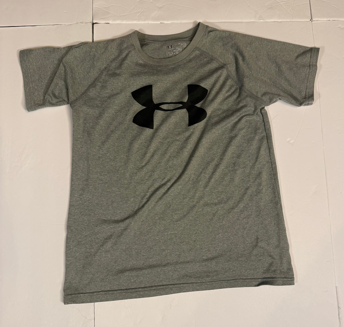 #141 Boys Large (14-16) Set of 2 Under Armour Athletic Shirts - Gray and Orange